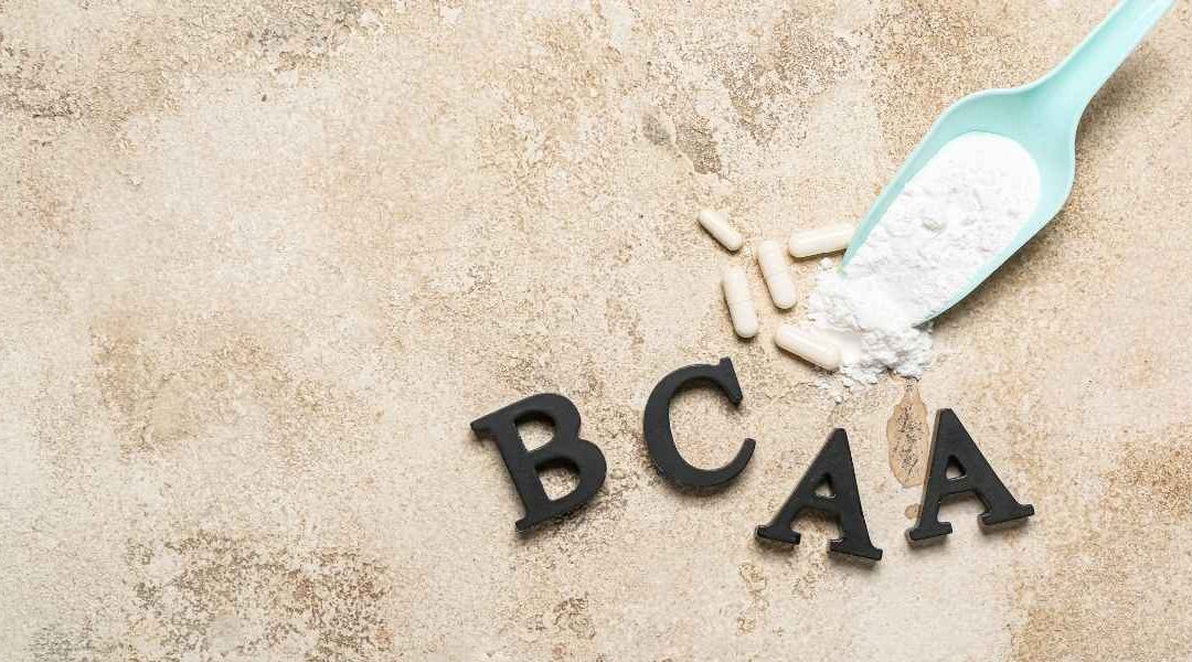 Acides aminés (BCAA) : à quoi servent-ils vraiment en musculation ?